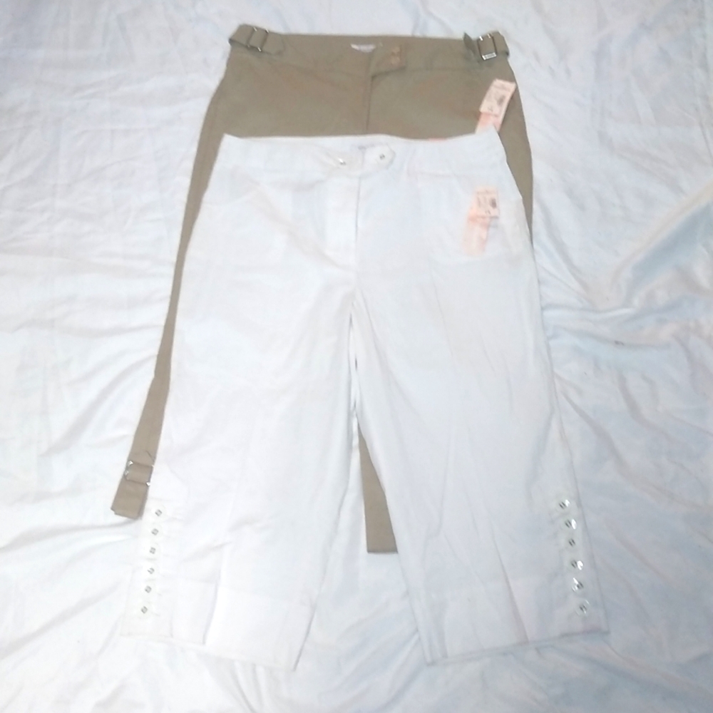 NWT 2 PAIR DRESS BARN Stretch Capri PANTS